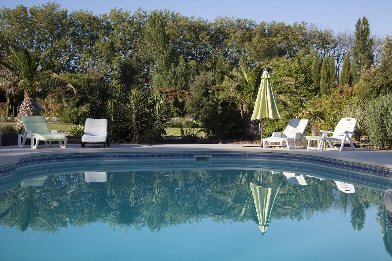 Domaine Les Magasins Bed and Breakfast Bram Exteriör bild