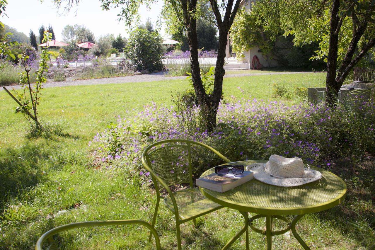 Domaine Les Magasins Bed and Breakfast Bram Exteriör bild