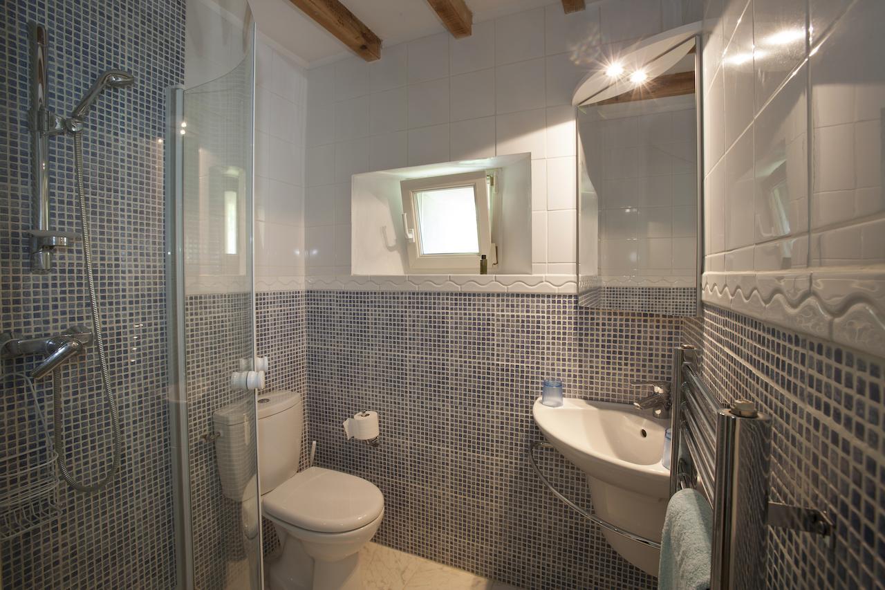 Domaine Les Magasins Bed and Breakfast Bram Rum bild