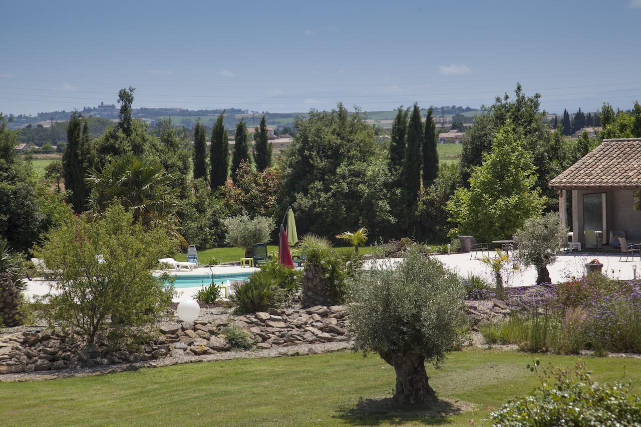 Domaine Les Magasins Bed and Breakfast Bram Exteriör bild