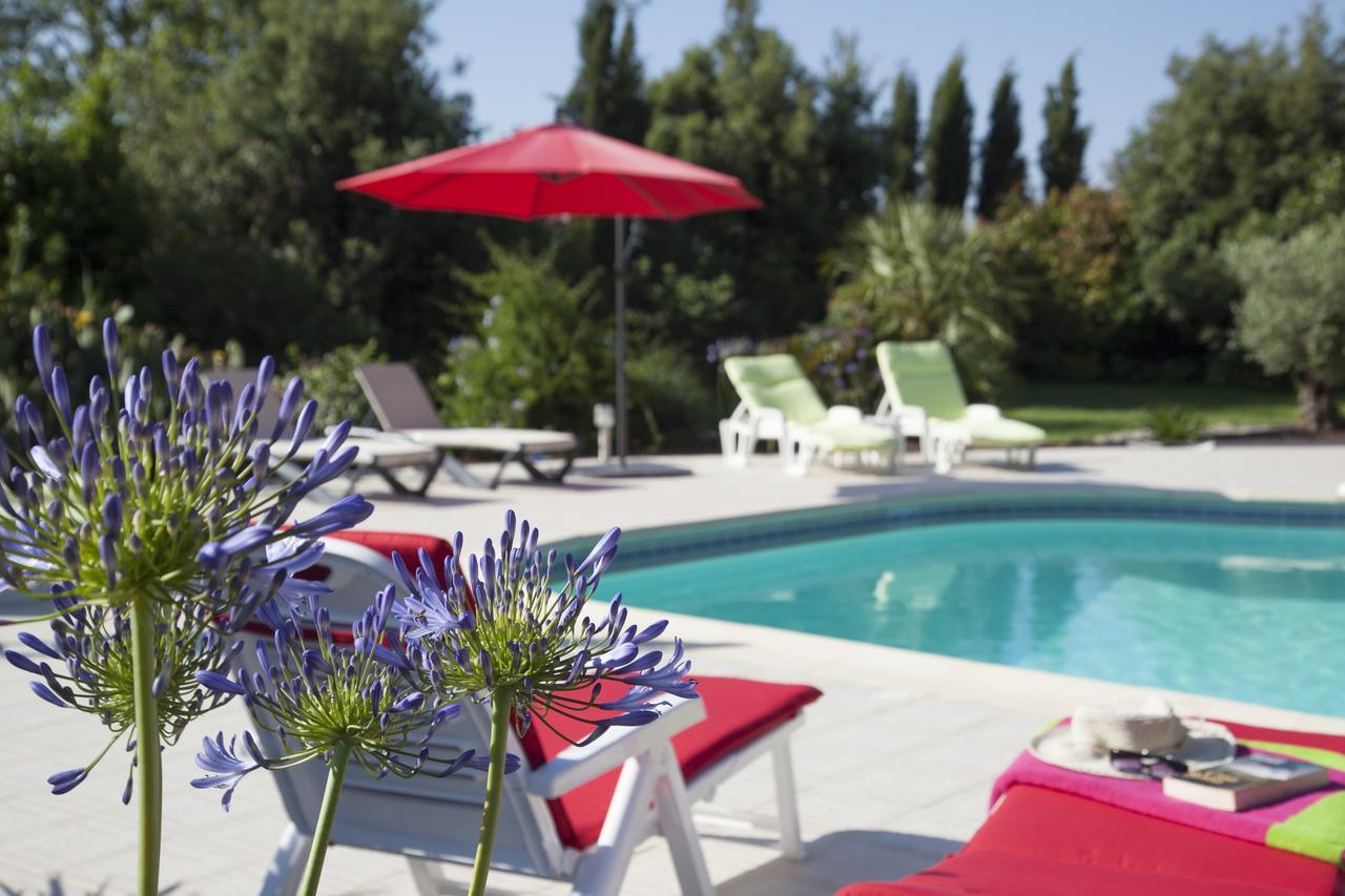 Domaine Les Magasins Bed and Breakfast Bram Exteriör bild